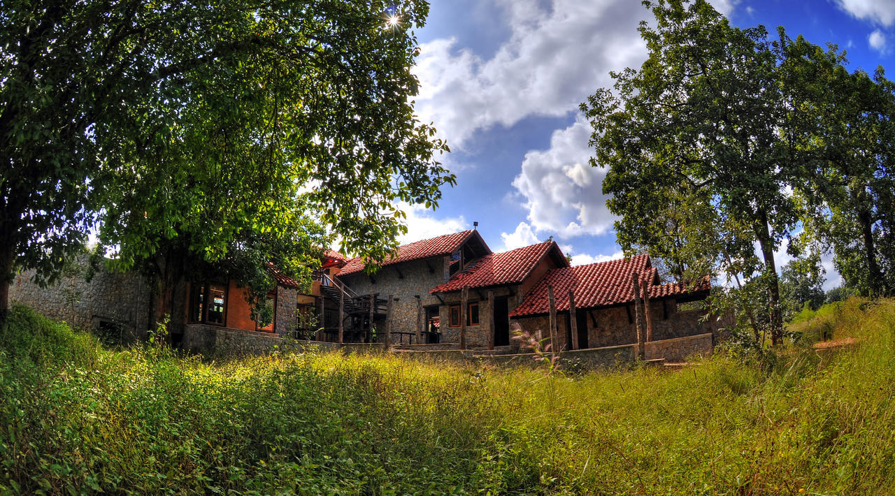 Kanha Earth Lodge Mandlā Exterior photo