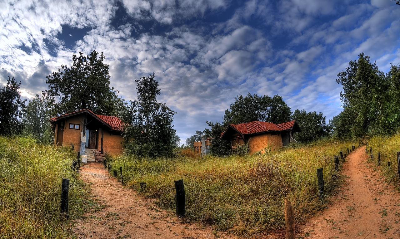 Kanha Earth Lodge Mandlā Exterior photo