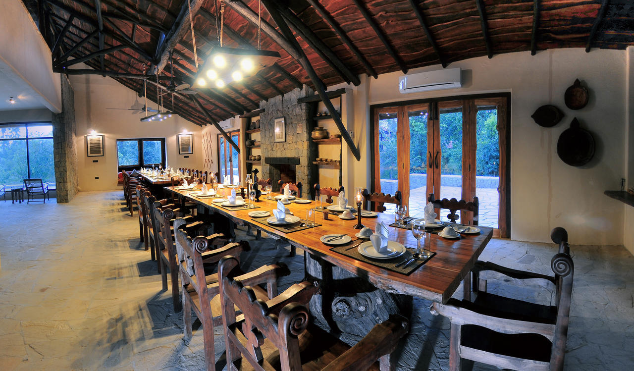 Kanha Earth Lodge Mandlā Exterior photo