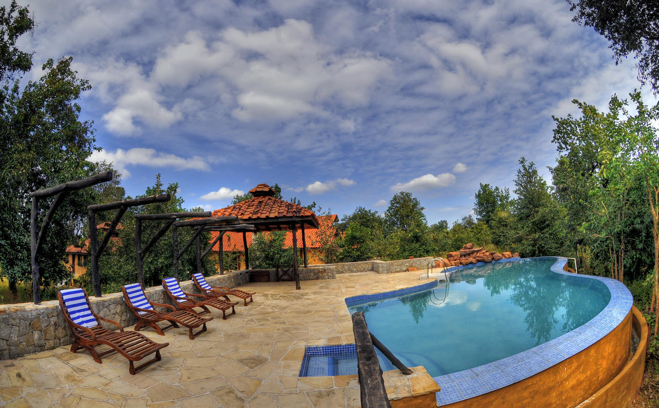 Kanha Earth Lodge Mandlā Exterior photo