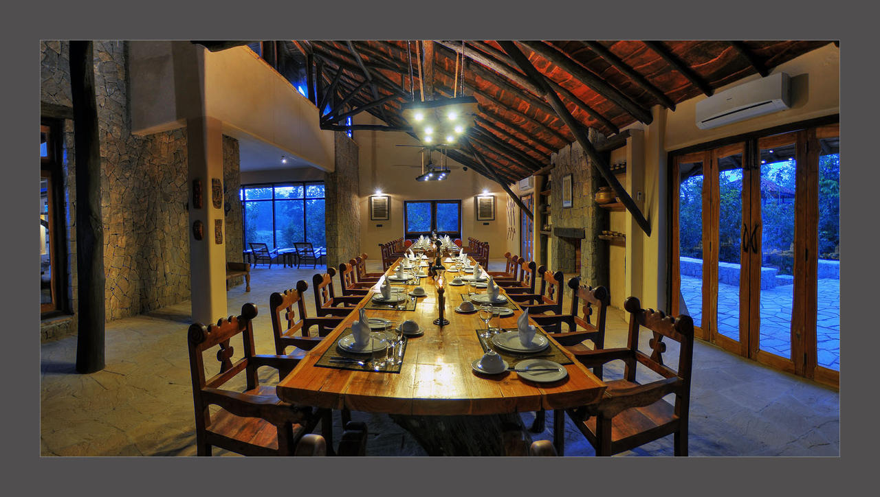 Kanha Earth Lodge Mandlā Exterior photo