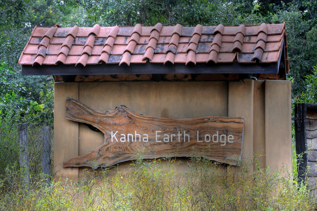 Kanha Earth Lodge Mandlā Exterior photo